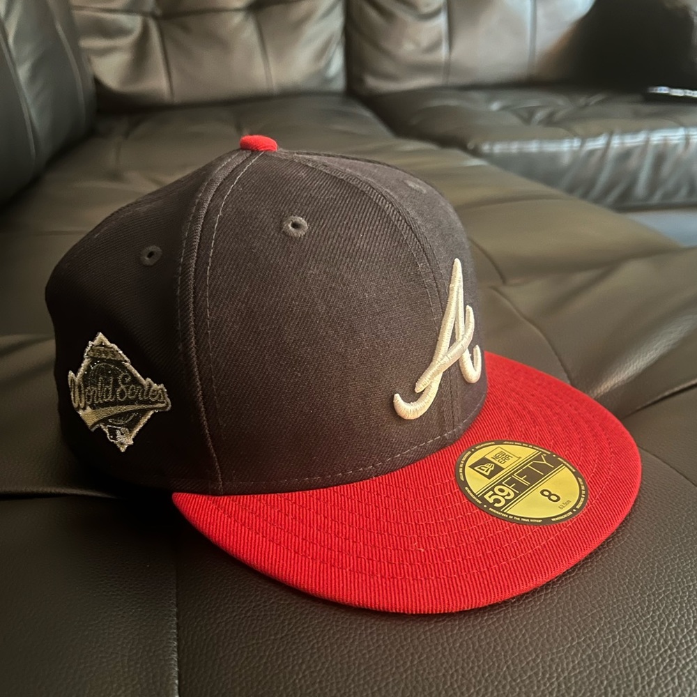 Atlanta Braves (Size 8)
